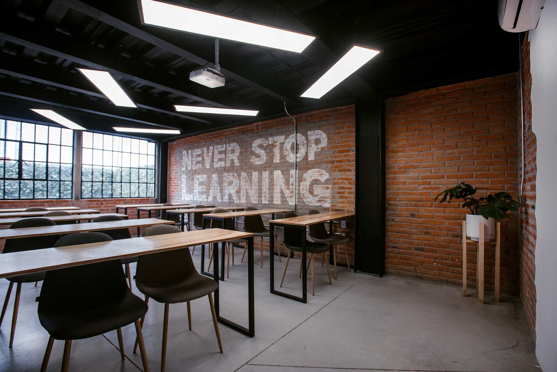 sala de firmas y sala de cursos